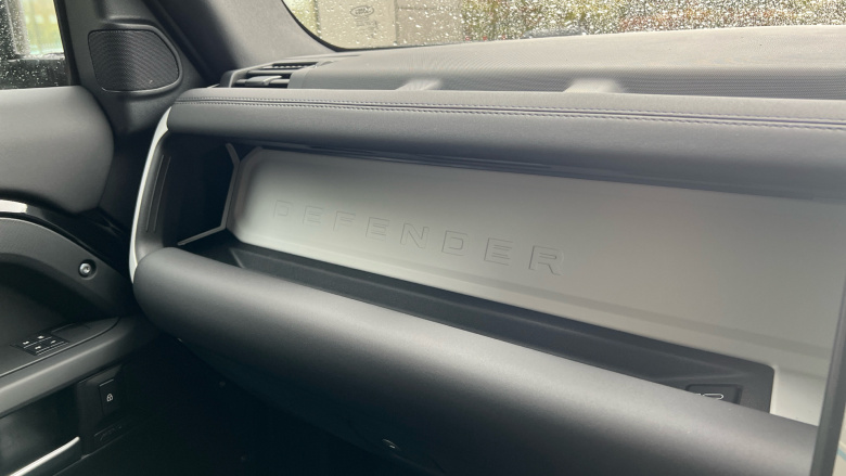 Land Rover Defender 3.0 D250 X-Dynamic SE 110 5dr Auto Diesel Estate